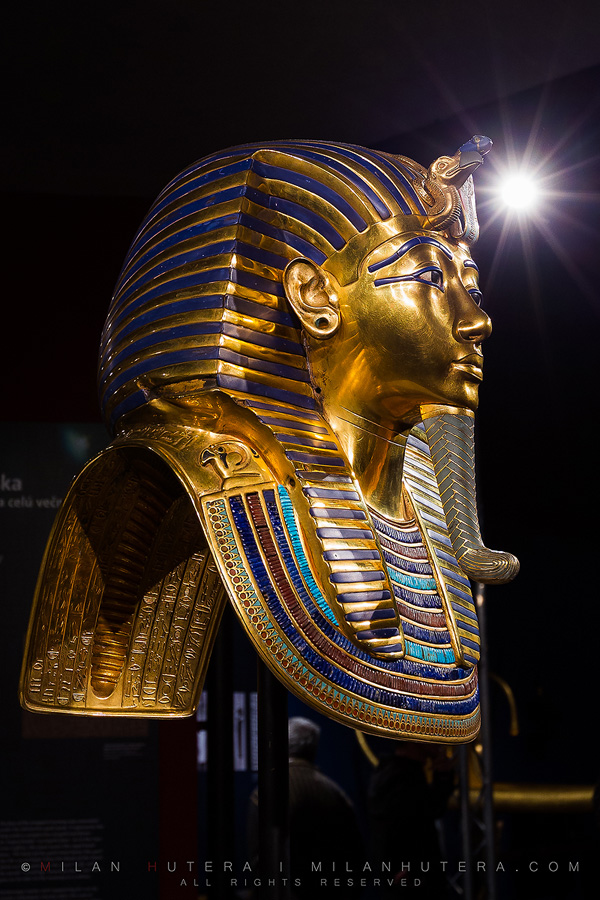 Tutankhamun’s mask and sunstar